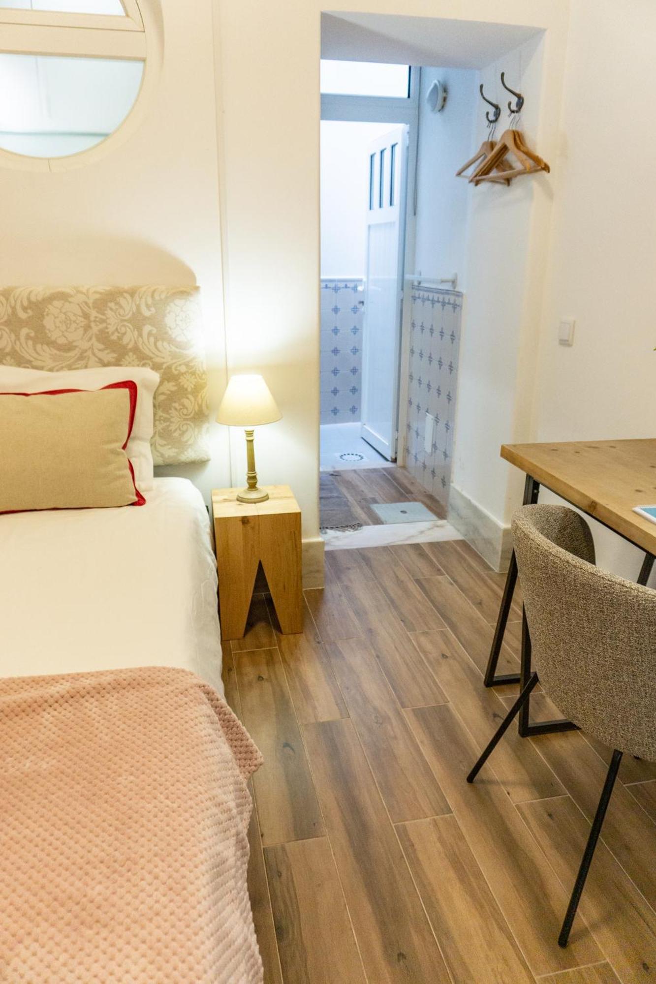 Lalitana Townhouse Hotel Lagos Bilik gambar