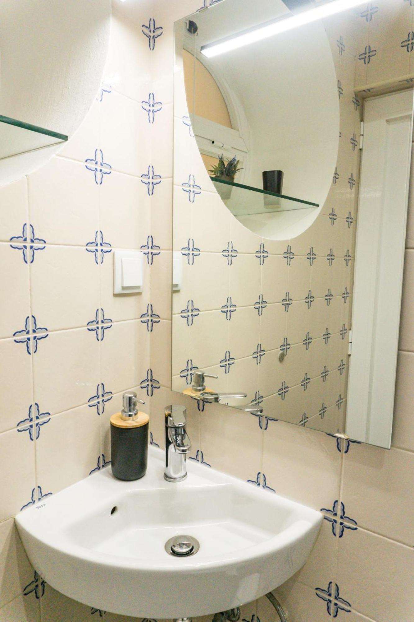 Lalitana Townhouse Hotel Lagos Bilik gambar
